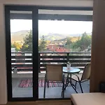 Borov Park 3 Apartamento