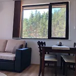 Borov Park 3 Apartamento