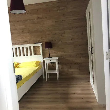 Apartment Borov Park 3 *